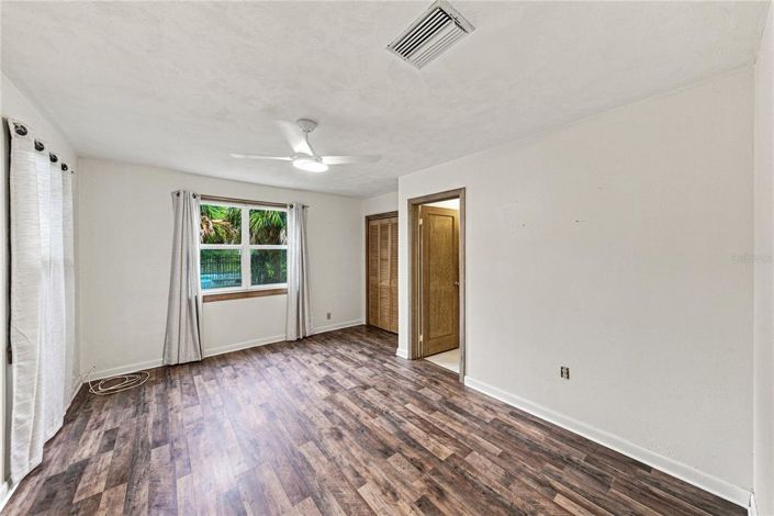 Image No.24-6 Bed House for sale
