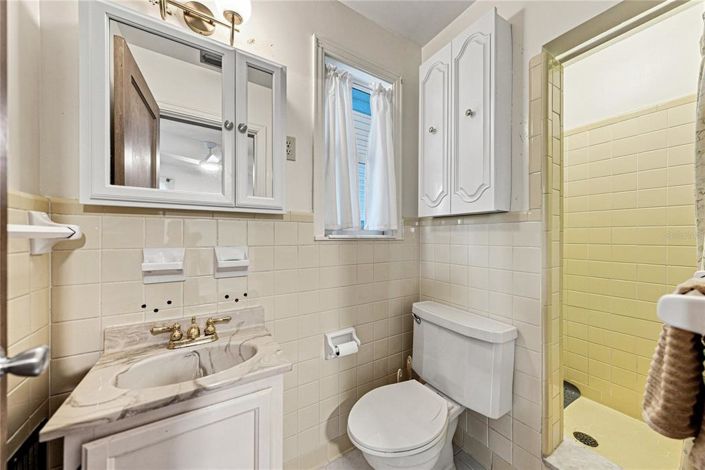 Image No.27-6 Bed House for sale