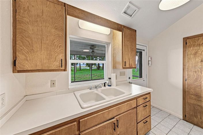 Image No.39-6 Bed House for sale