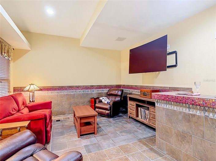Image No.18-5 Bed House for sale