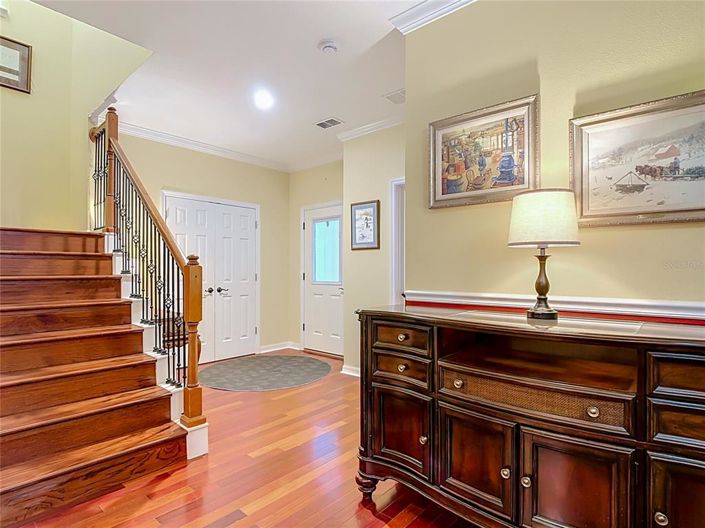Image No.6-5 Bed House for sale