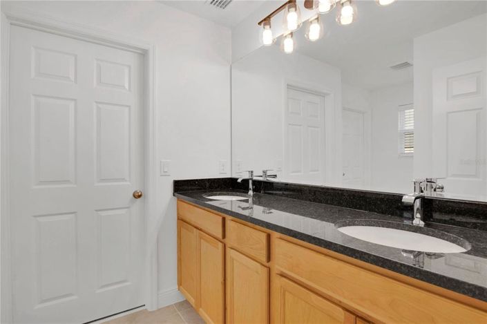 Image No.20-5 Bed House for sale