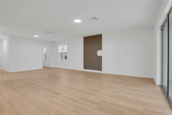 Image No.6-5 Bed House for sale