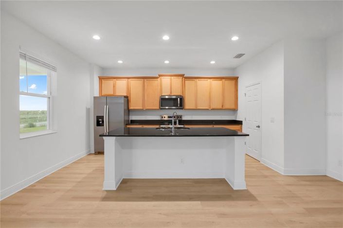 Image No.9-5 Bed House for sale