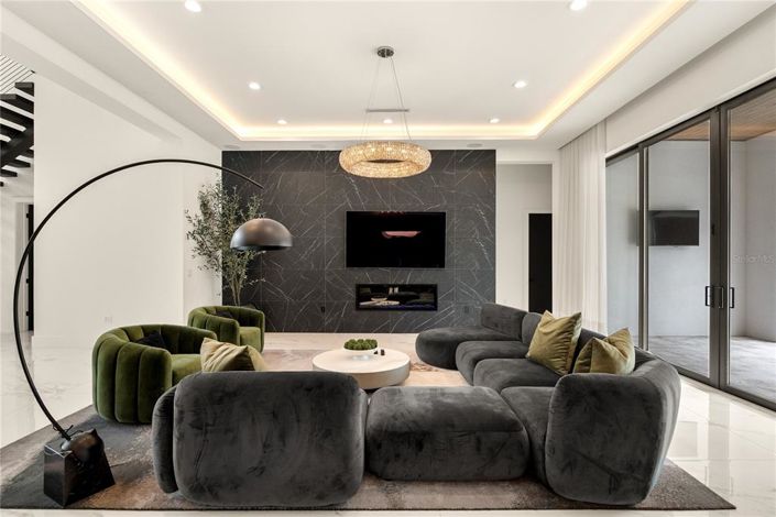 Image No.12-6 Bed House for sale