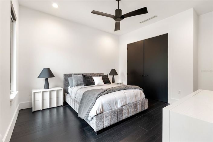 Image No.29-6 Bed House for sale