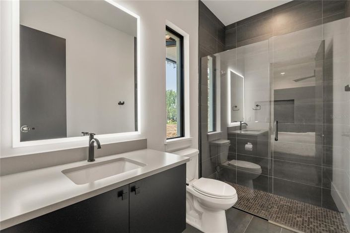 Image No.30-6 Bed House for sale