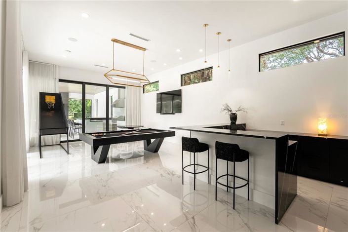Image No.31-6 Bed House for sale