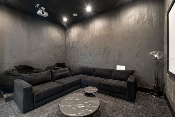 Image No.34-6 Bed House for sale