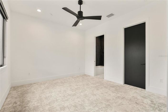 Image No.38-6 Bed House for sale