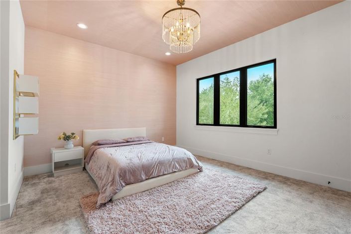 Image No.45-6 Bed House for sale