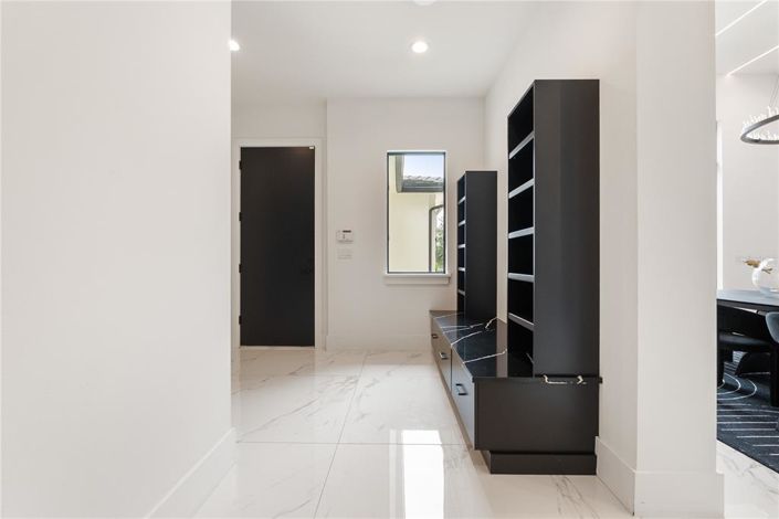 Image No.49-6 Bed House for sale