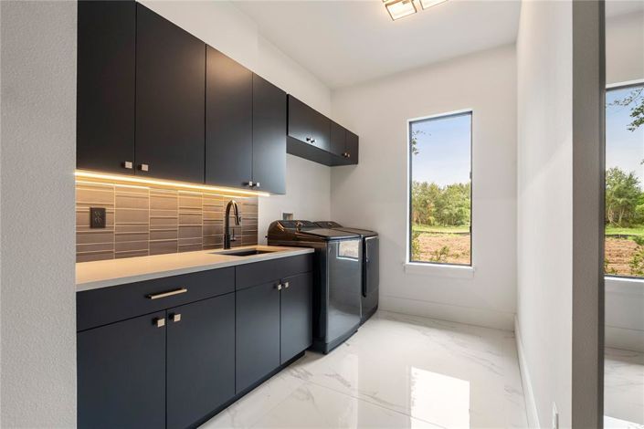Image No.50-6 Bed House for sale