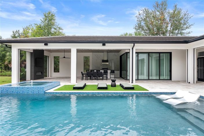 Image No.56-6 Bed House for sale