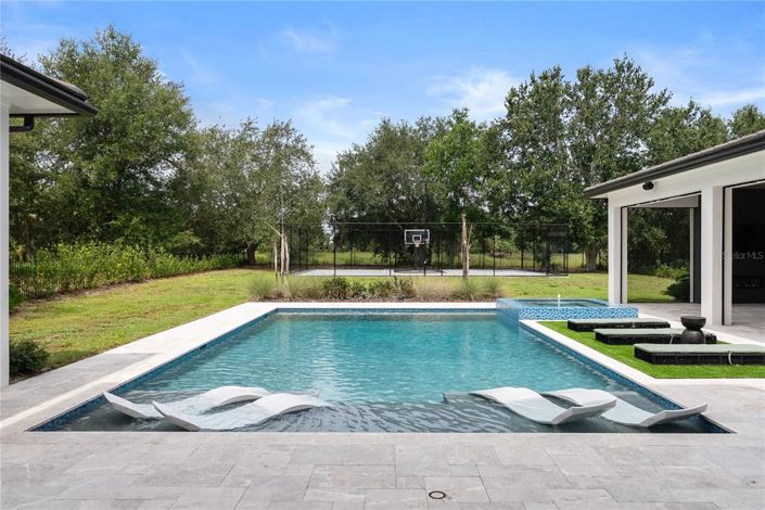 Image No.58-6 Bed House for sale