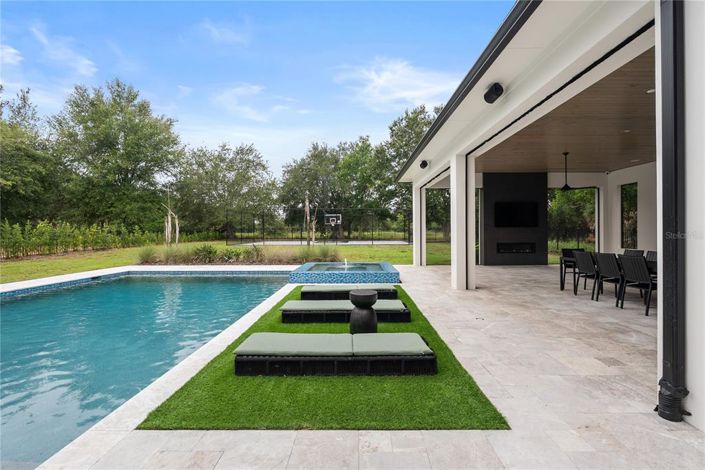 Image No.60-6 Bed House for sale