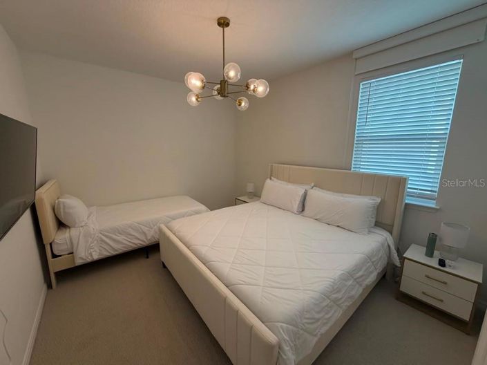 Image No.19-5 Bed House for sale