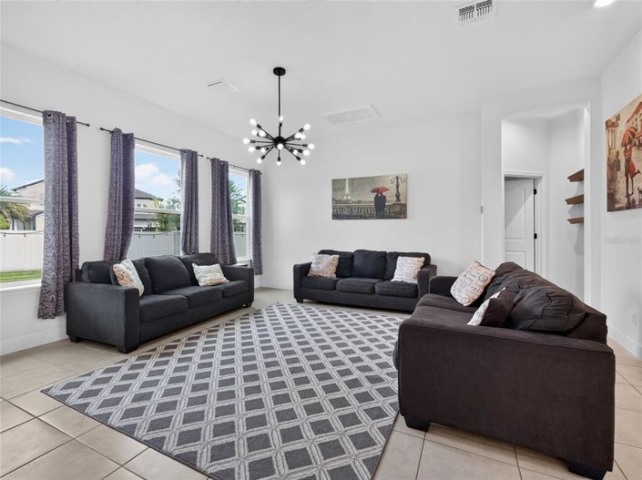 Image No.21-7 Bed House for sale