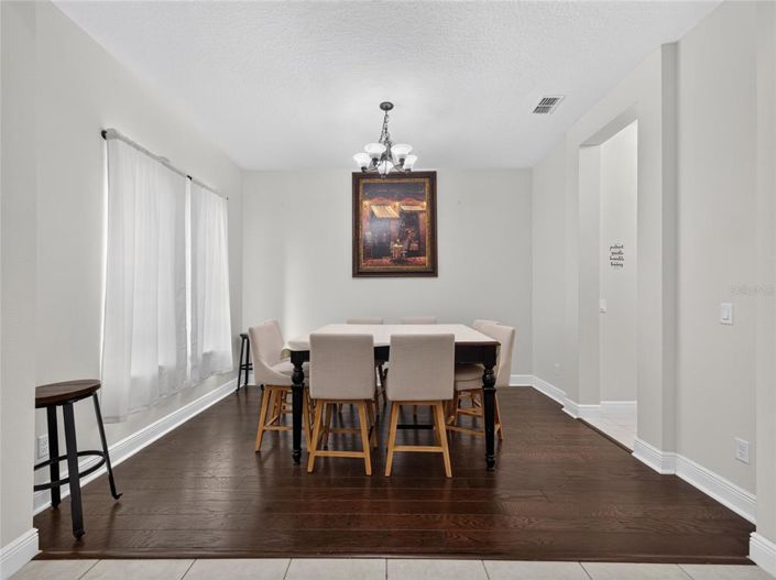Image No.7-7 Bed House for sale