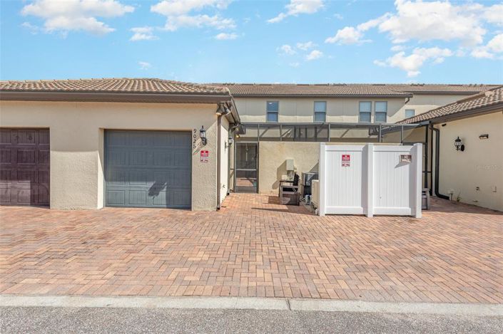 Image No.36-5 Bed Townhouse for sale