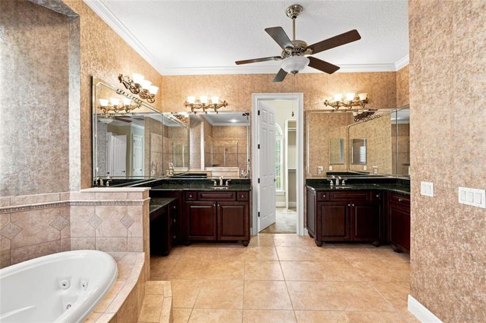 Image No.32-4 Bed House for sale