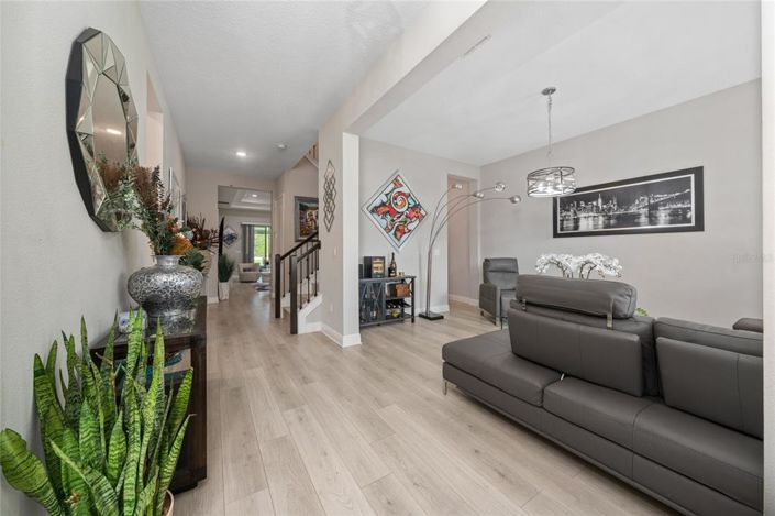 Image No.2-5 Bed House for sale