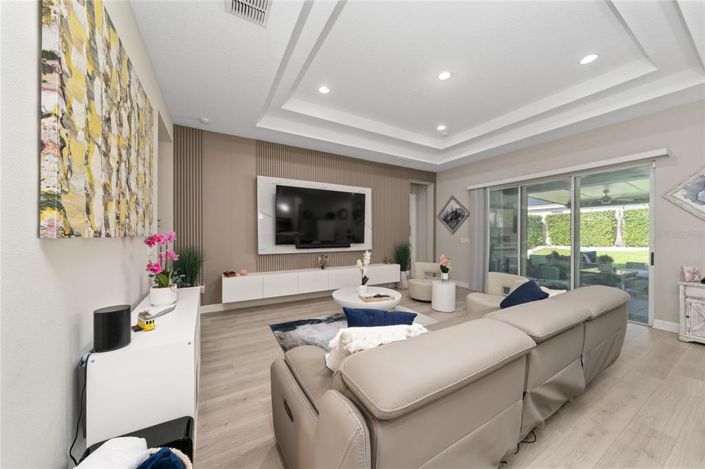 Image No.4-5 Bed House for sale