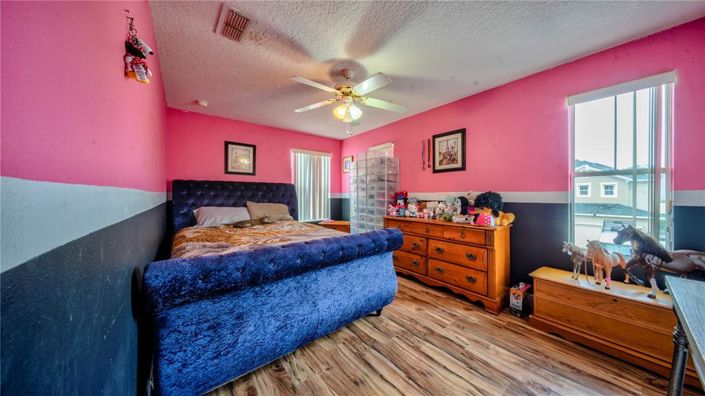 Image No.26-5 Bed House for sale