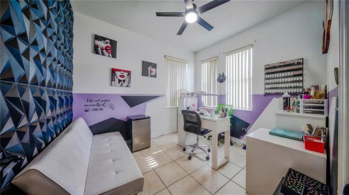 Image No.8-5 Bed House for sale