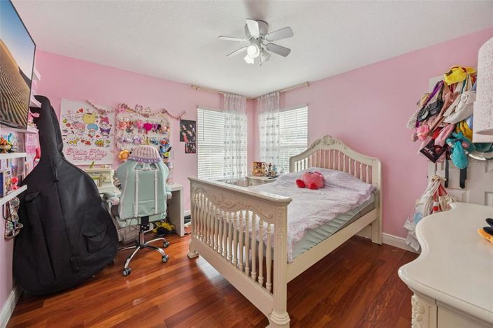 Image No.19-6 Bed House for sale