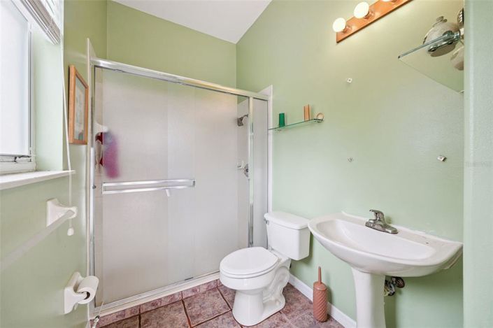 Image No.25-6 Bed House for sale
