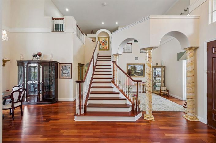 Image No.3-6 Bed House for sale