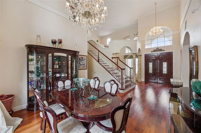 Image No.5-6 Bed House for sale