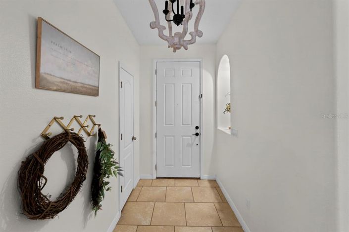 Image No.10-3 Bed House for sale