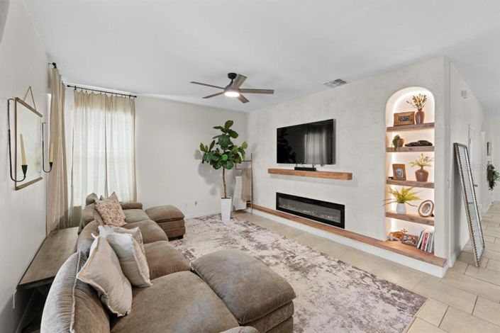 Image No.19-3 Bed House for sale