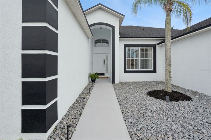 Image No.2-4 Bed House for sale