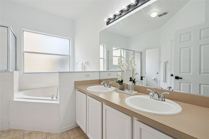 Image No.30-4 Bed House for sale