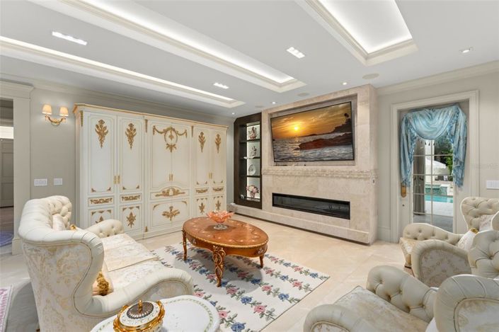 Image No.20-4 Bed House for sale