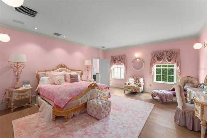 Image No.50-4 Bed House for sale
