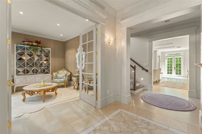 Image No.8-4 Bed House for sale