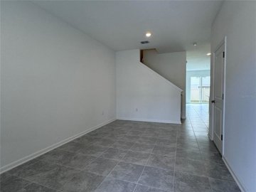 8d076785-33