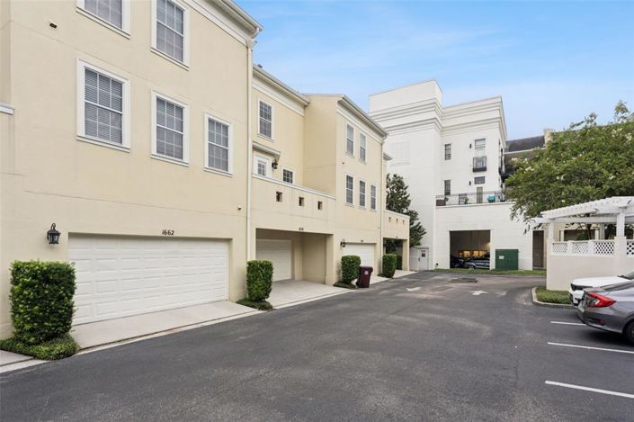 Image No.37-3 Bed Townhouse for sale