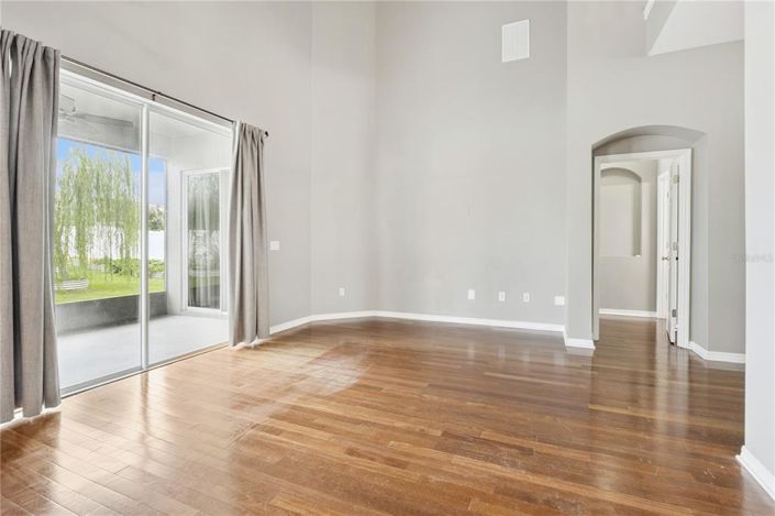 Image No.17-4 Bed House for sale