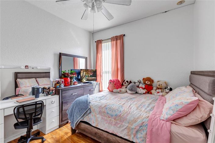 Image No.17-4 Bed House for sale