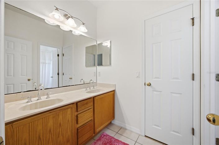Image No.18-3 Bed House for sale
