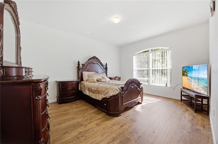 Image No.6-3 Bed House for sale