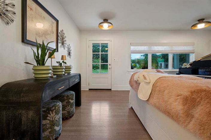Image No.4-4 Bed House for sale