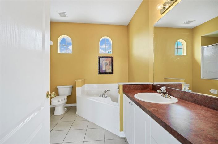Image No.24-4 Bed Townhouse for sale