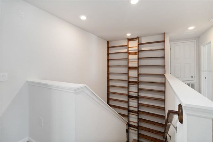 Image No.19-5 Bed House for sale