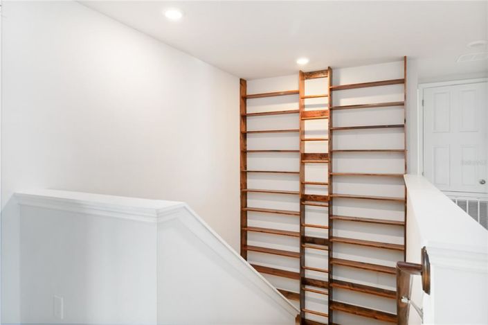 Image No.20-5 Bed House for sale